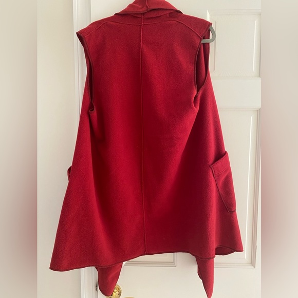 Red polar fleece a line vest - Picture 3 of 5